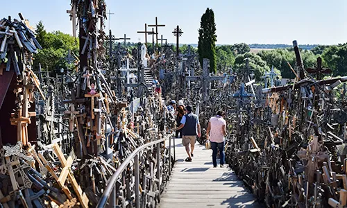 Hill of Crosses & Rundāle Palace Tour from Riga
