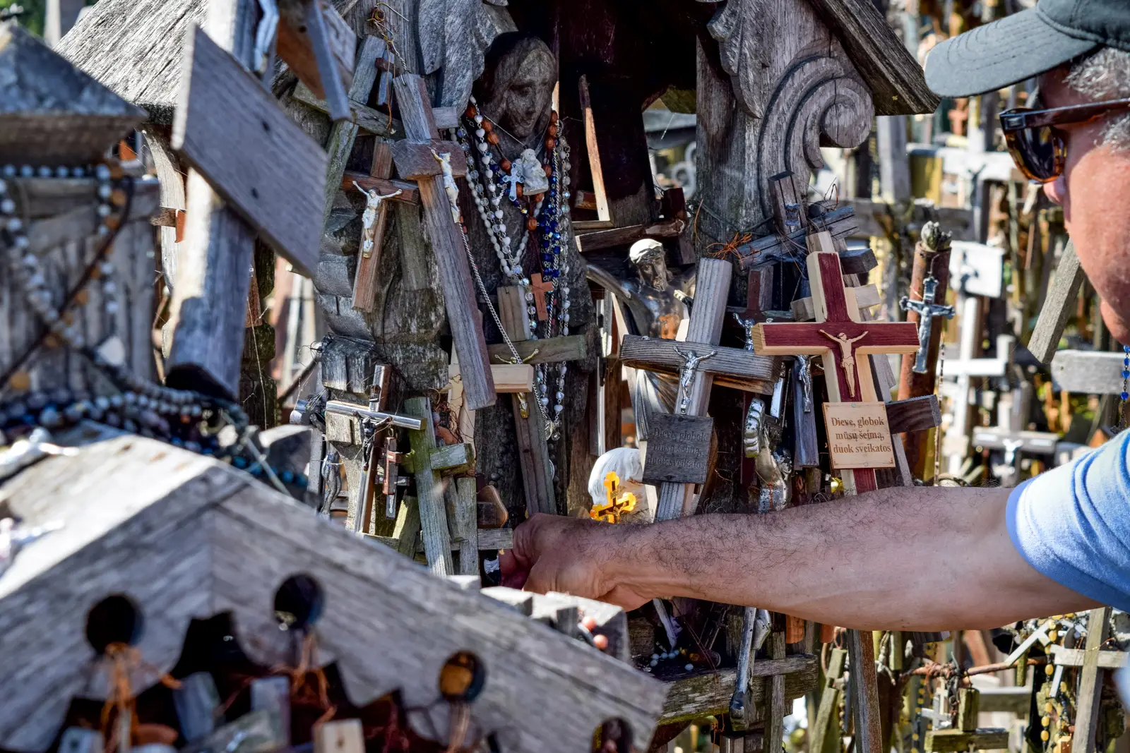 Hill of Crosses and Rundāle Palace Tour from Riga