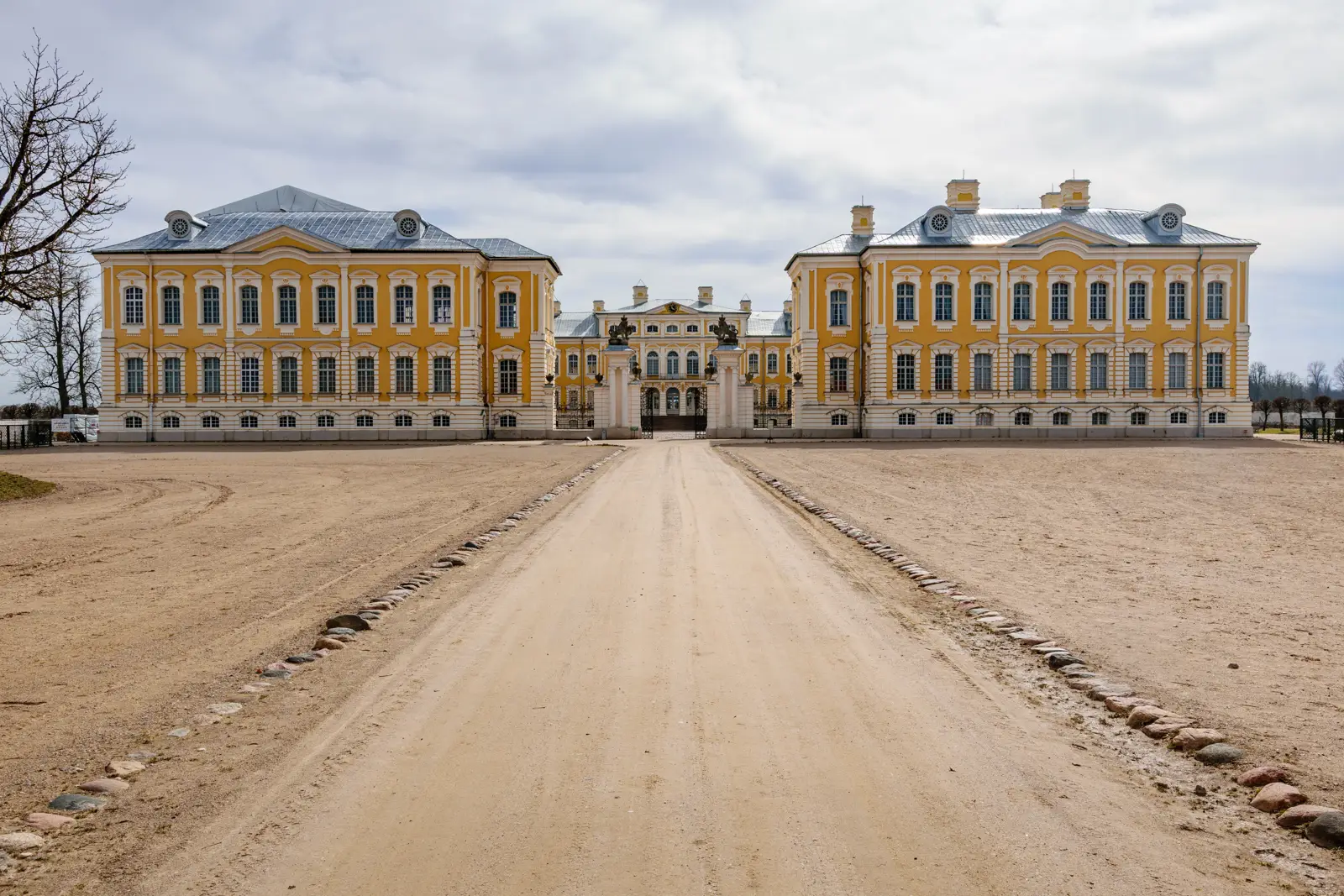 Rundale & Mezotne Palaces, Bauska Castle Tour